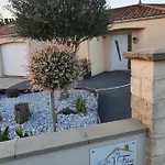 Bed & Breakfast Chez Les J-folais -les Epesses - 3 Kms Puy Dufou