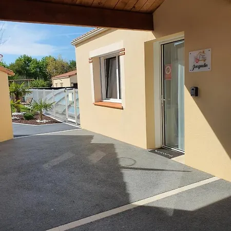 Chez Les J-folais - 3 Kms Puy Dufou - Bed & Breakfast Les Épesses