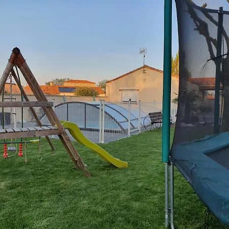 Chez Les J-folais - 3 Kms Puy Dufou - 3*