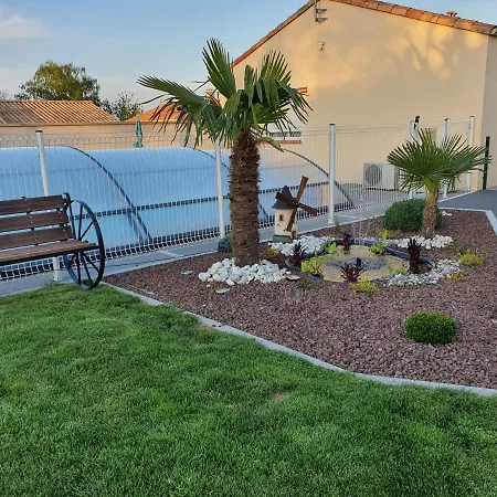 Bed & Breakfast Chez Les J-folais - 3 Kms Puy Dufou - 3*