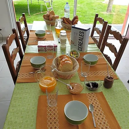 Bed and breakfast Chez Les J-folais -les Epesses - 3 Kms Puy Dufou 3*