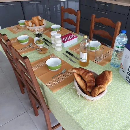 Bed and breakfast Chez Les J-folais -les Epesses - 3 Kms Puy Dufou 3*