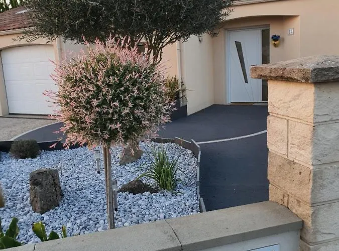 Bed and Breakfast Chez Les J-folais -les Epesses - 3 Kms Puy Dufou